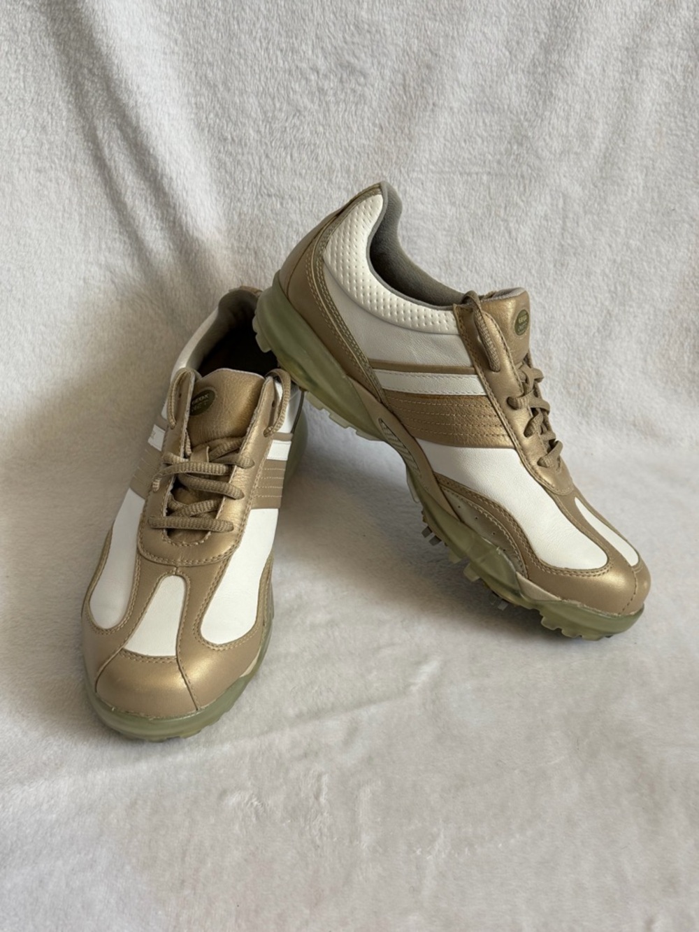 Ladies GEOX Beige and White Lace Up Golf Shoes Sneakers Size 7
